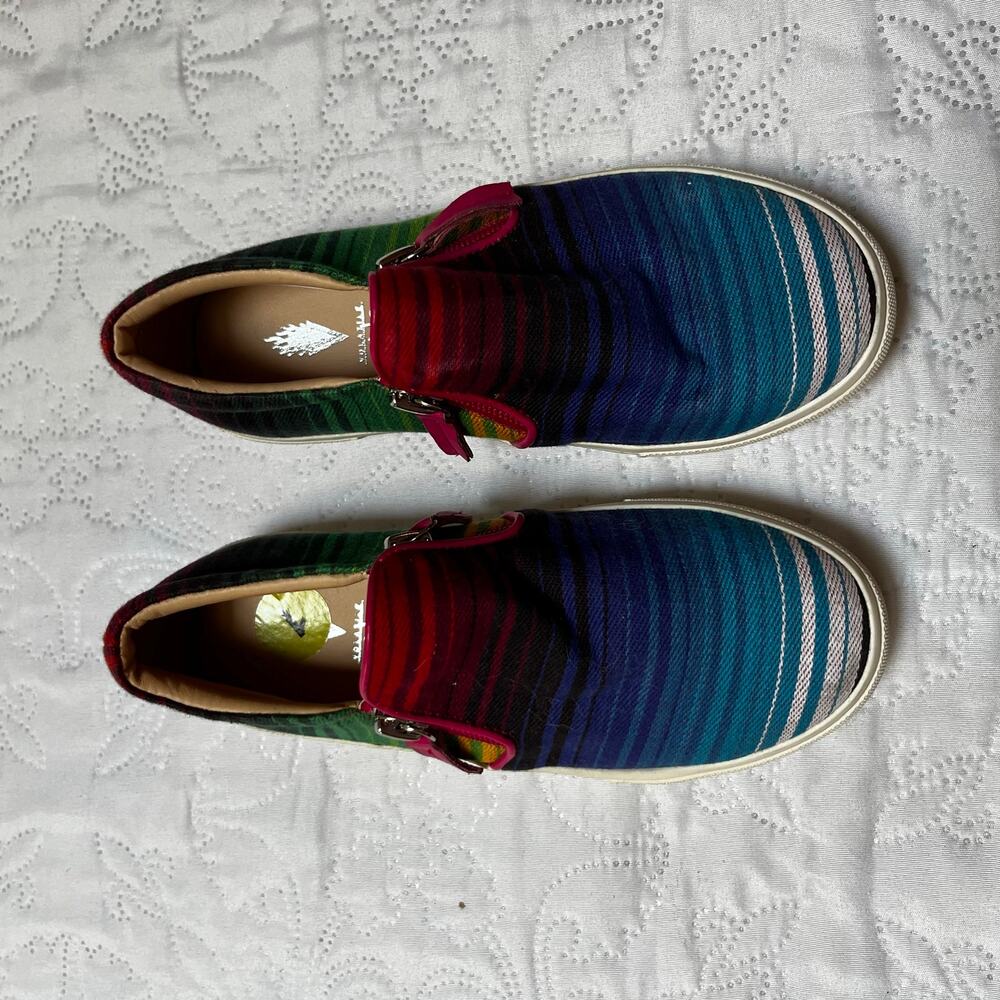 Volatile Kids Dajon Serape Rainbow Stripe Sneakers Size 1 - Picture 3 of 7